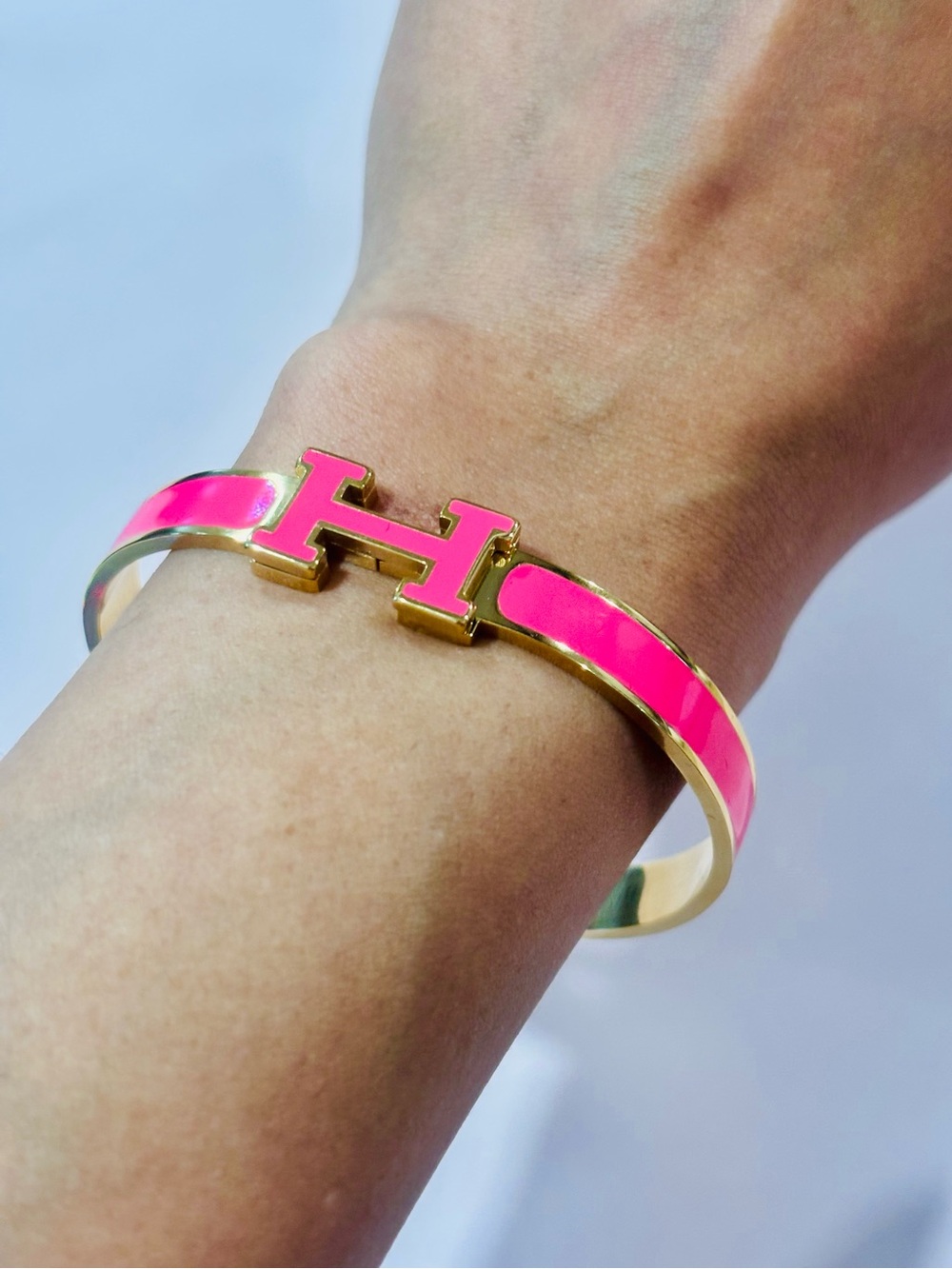 🩷Hot Pink🩷 Clasp Bangle Bracelet Size PM Small Luxury Designer Letter H